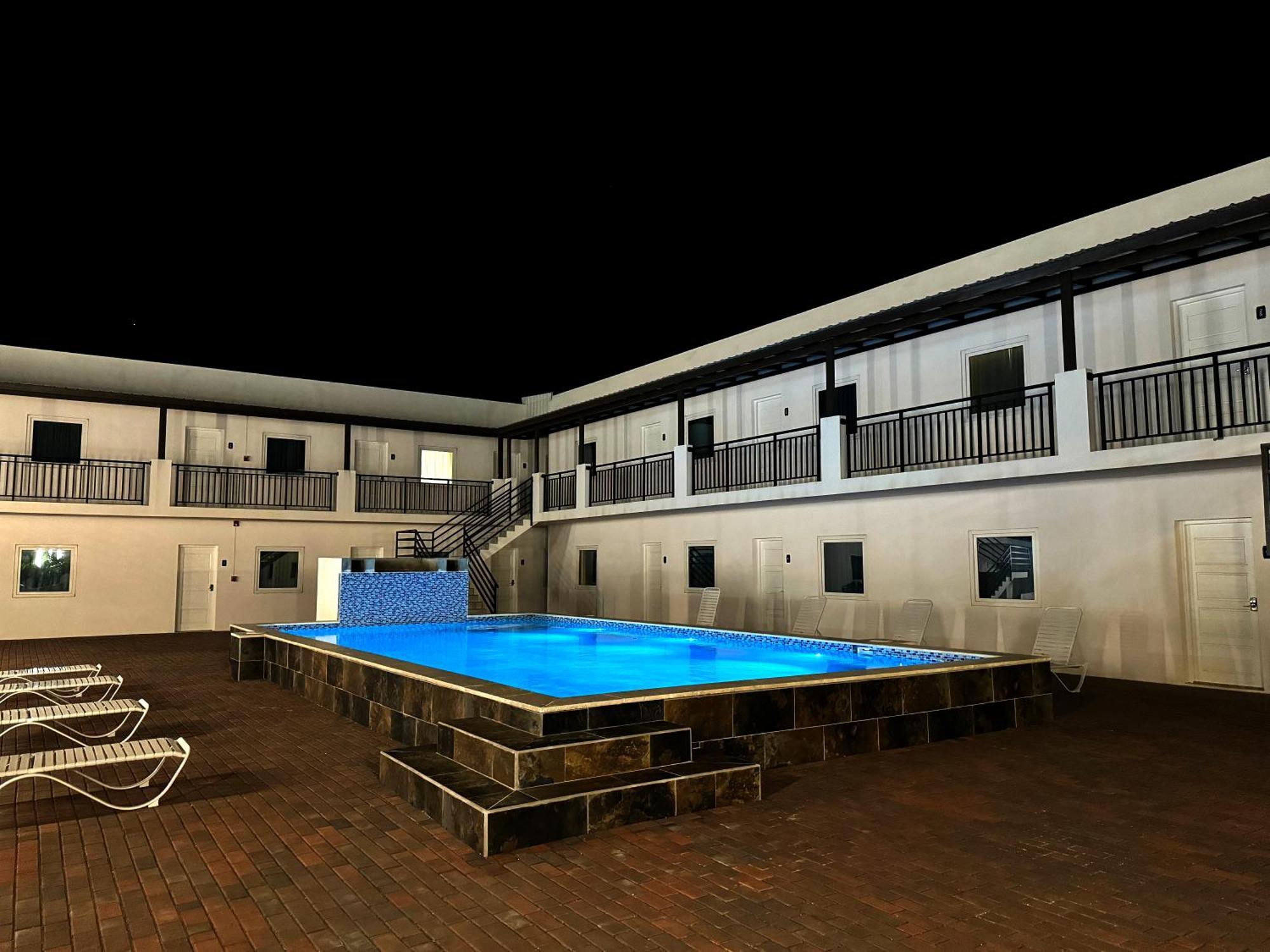 Bon Bini Suites Oranjestad Bagian luar foto