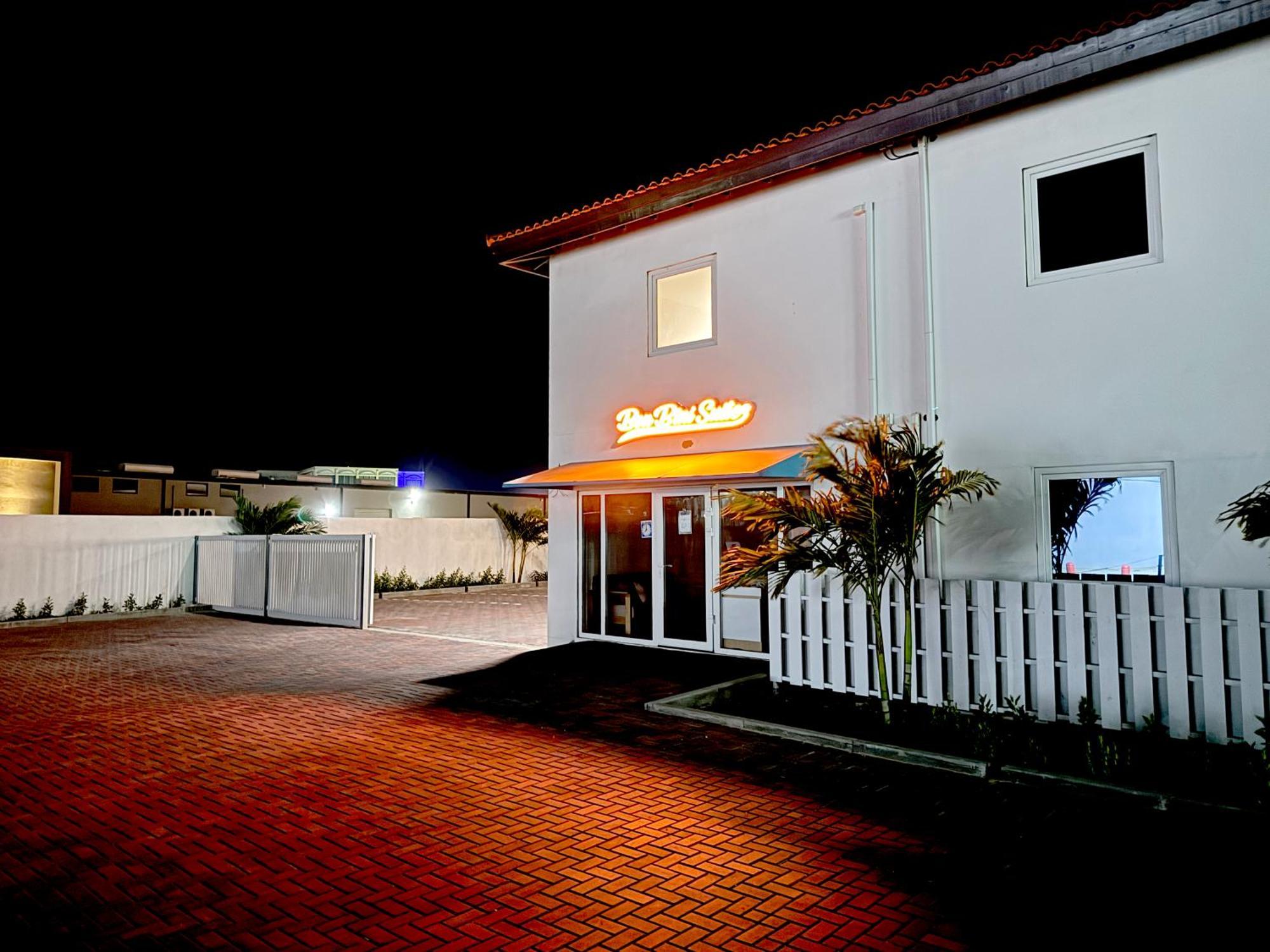 Bon Bini Suites Oranjestad Bagian luar foto